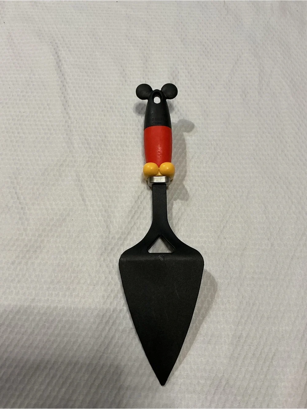 Disney Mickey Mouse Black Red Yellow Cake Server